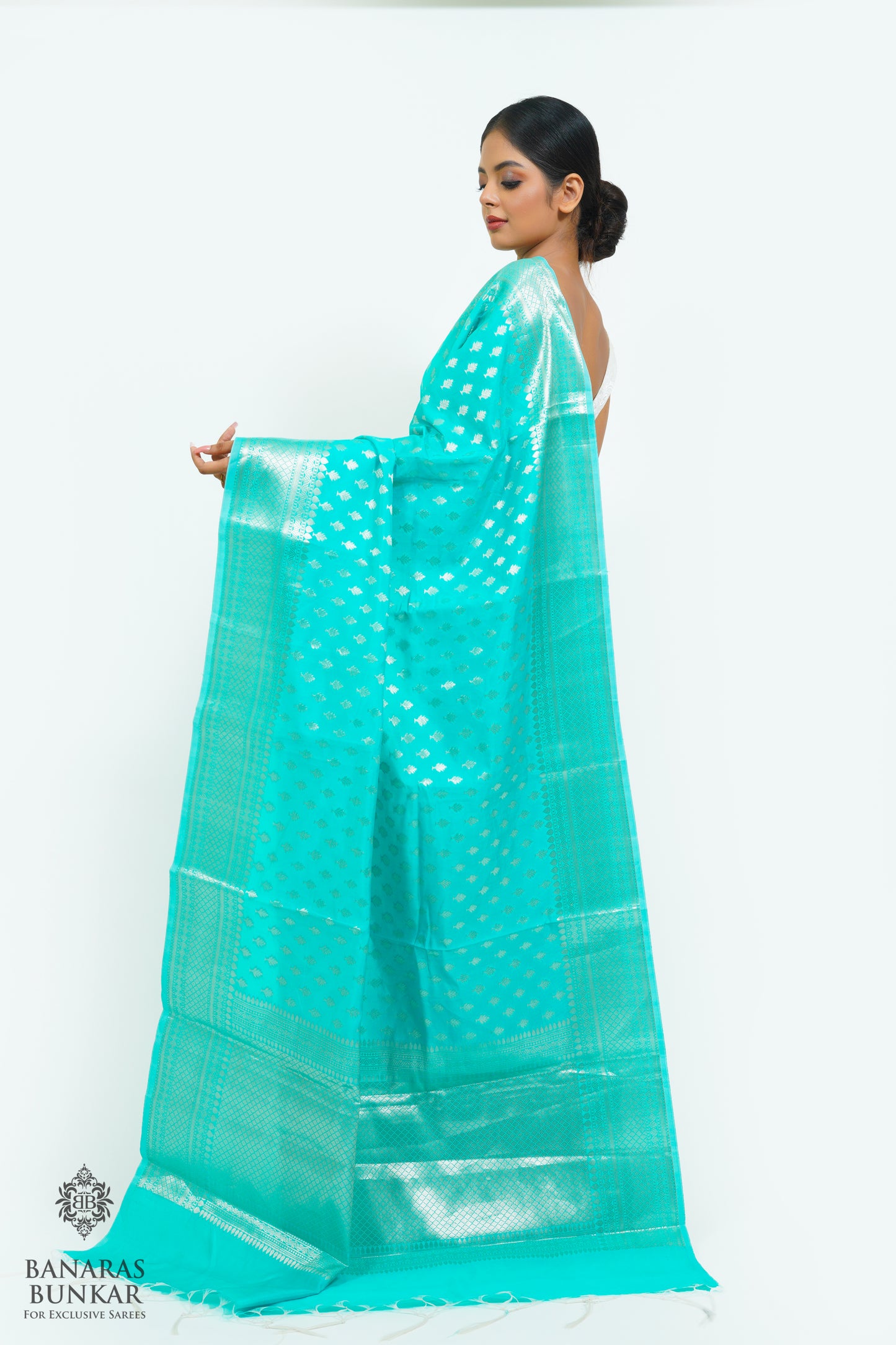 Banarasi semi kataan Tapeta silk saree allover Buti design with equal T