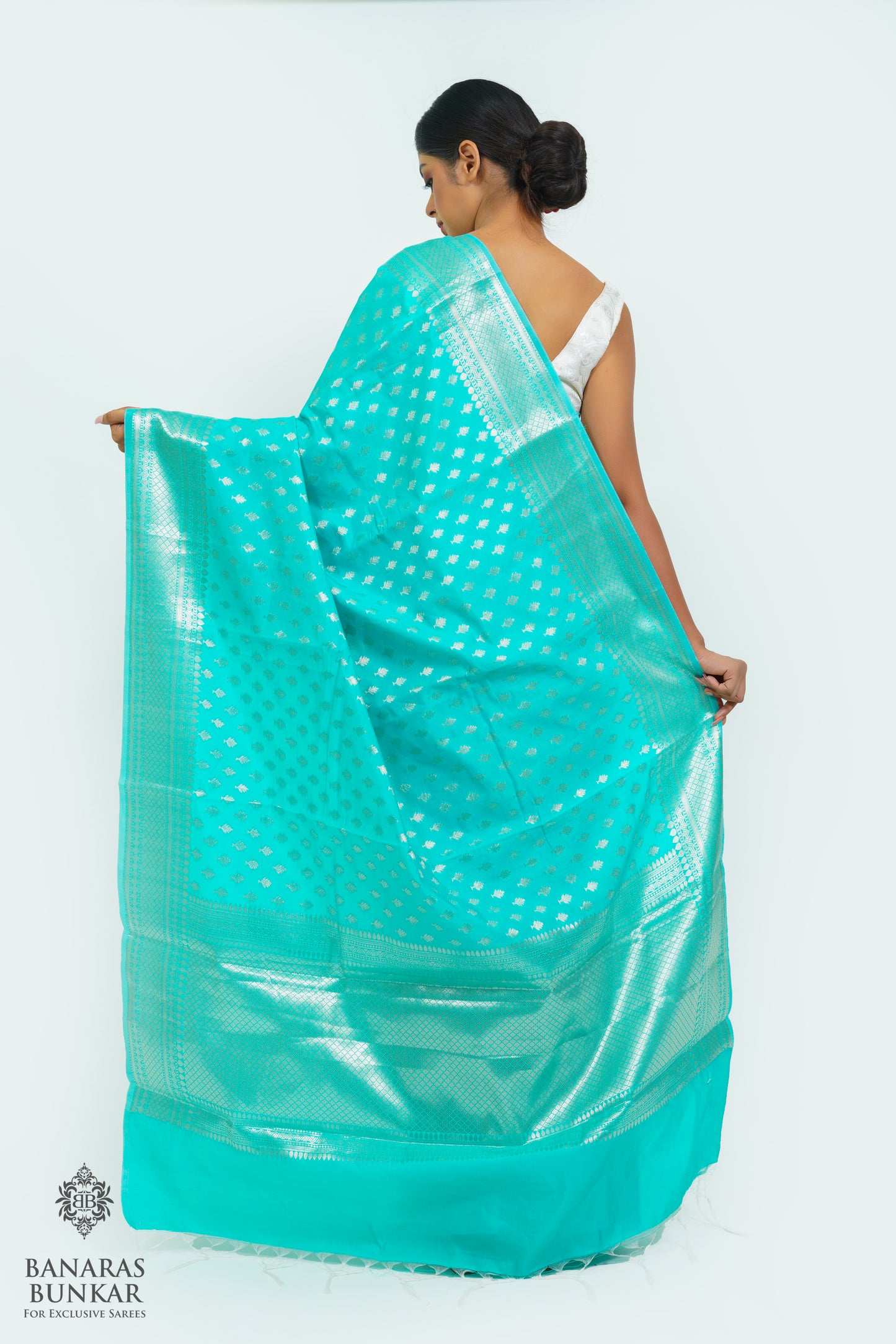 Banarasi semi kataan Tapeta silk saree allover Buti design with equal T