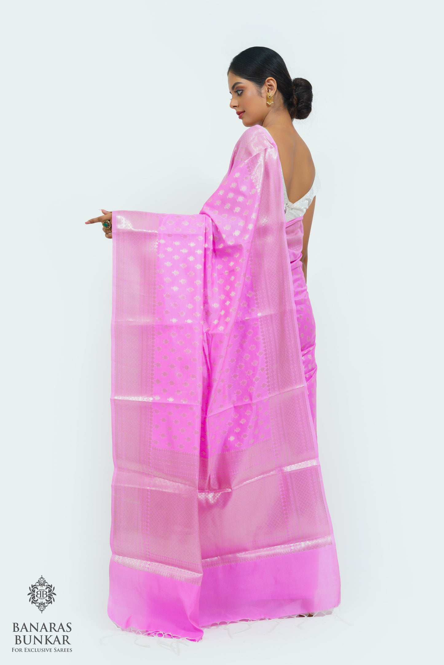 Banarasi semi kataan Tapeta silk saree allover Buti design with equal T