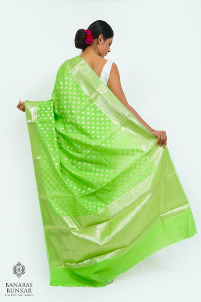 Banarasi semi kataan Tapeta silk saree allover Buti design with equal T