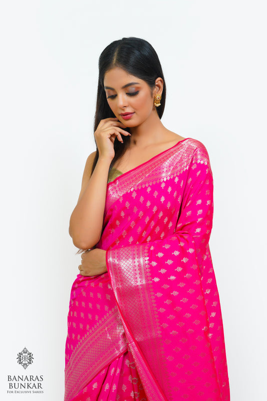 Banarasi handloom semi kataan Tapeta silk saree allover Buti design with equal T