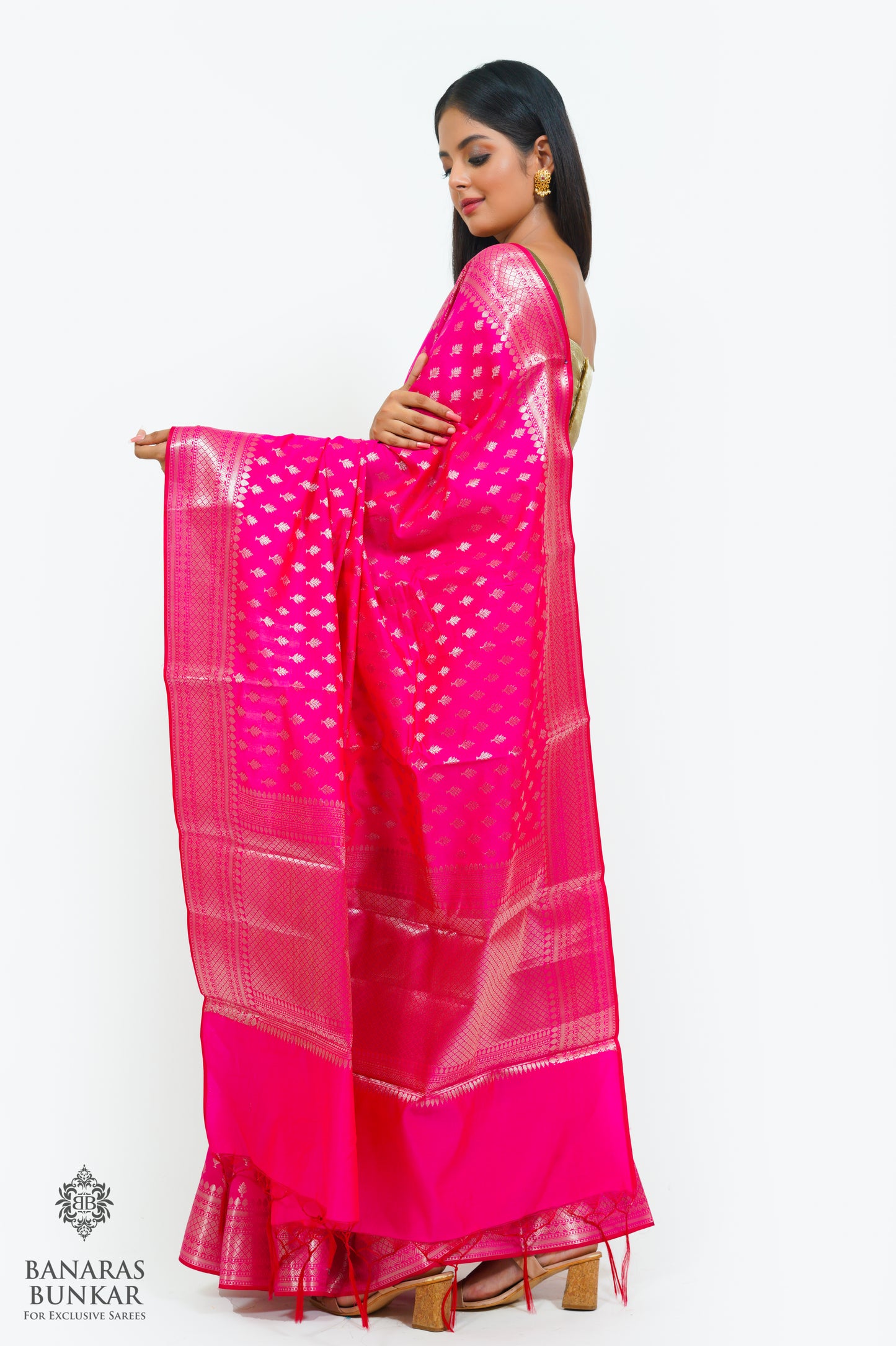 Banarasi handloom semi kataan Tapeta silk saree allover Buti design with equal T