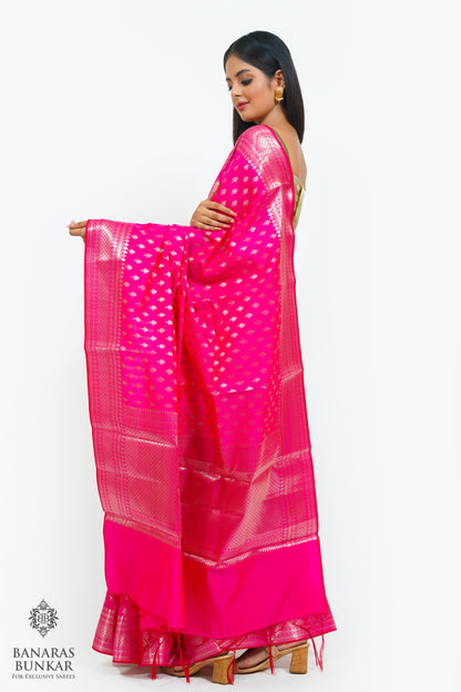 Banarasi handloom semi kataan Tapeta silk saree allover Buti design with equal T
