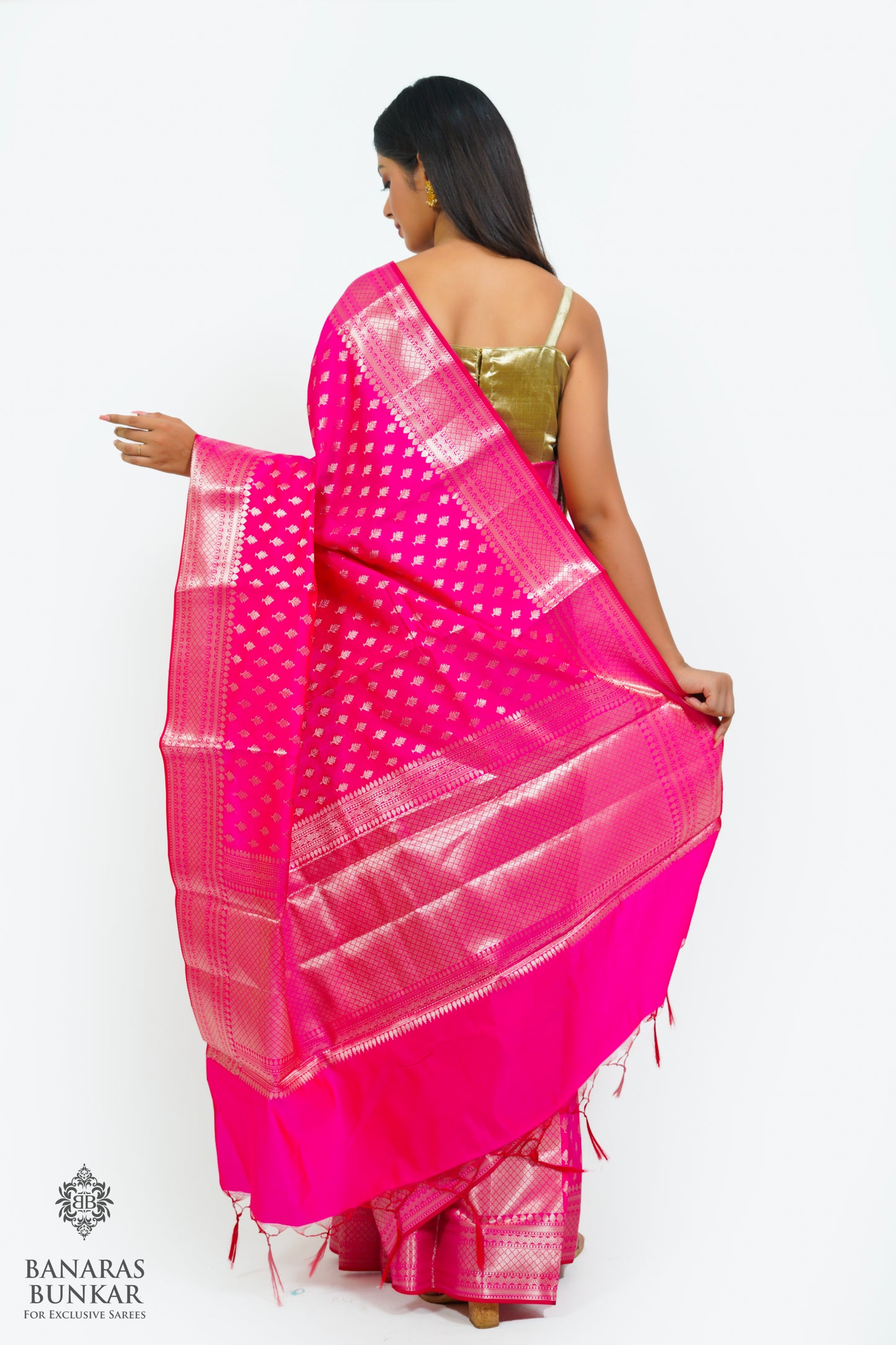 Banarasi handloom semi kataan Tapeta silk saree allover Buti design with equal T