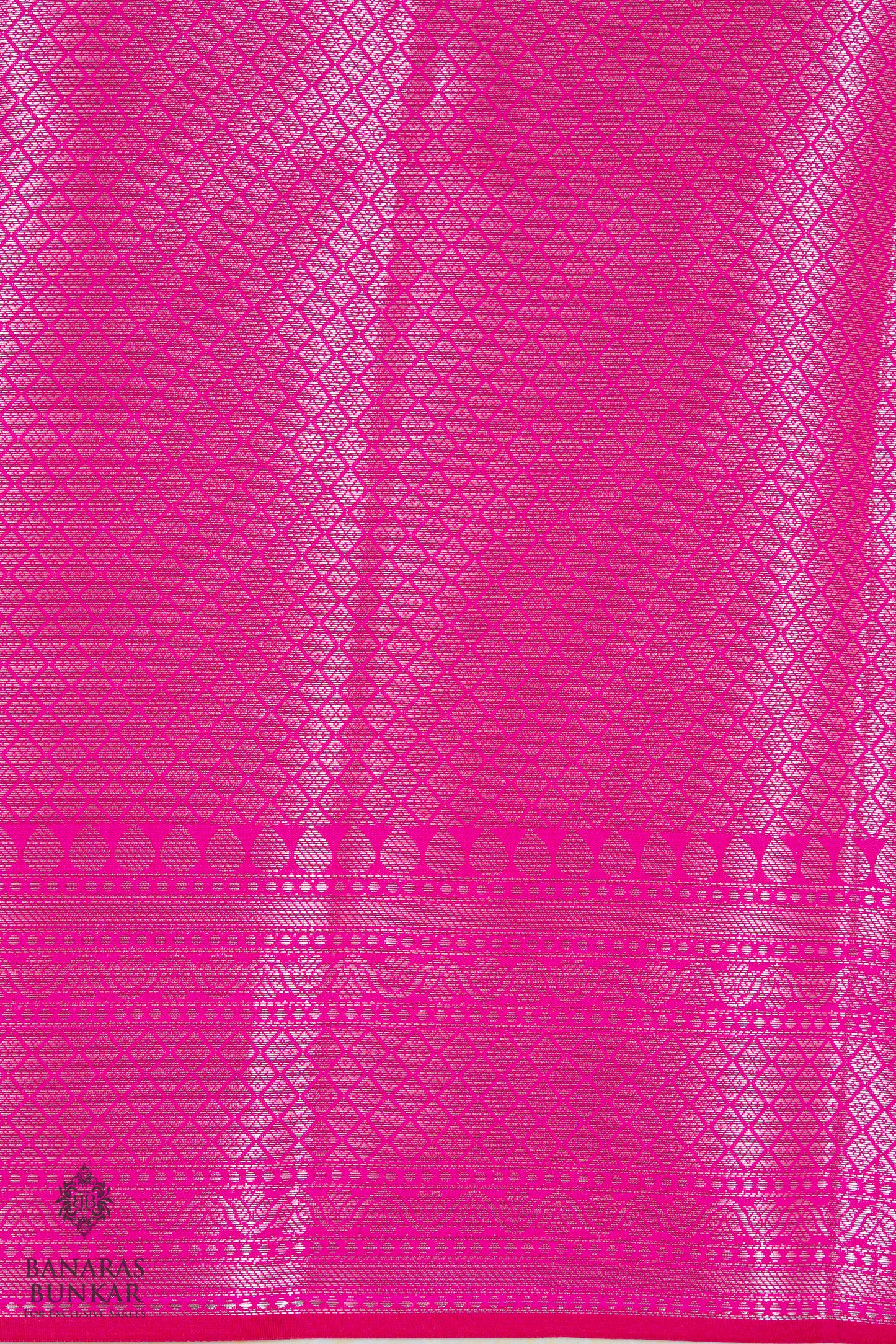 Banarasi handloom semi kataan Tapeta silk saree allover Buti design with equal T