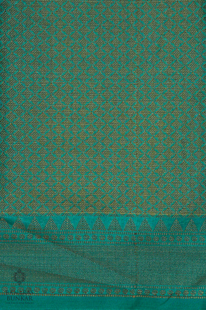 Banarasi Tissue silk saree allover Buti design with contrast skirt Border.