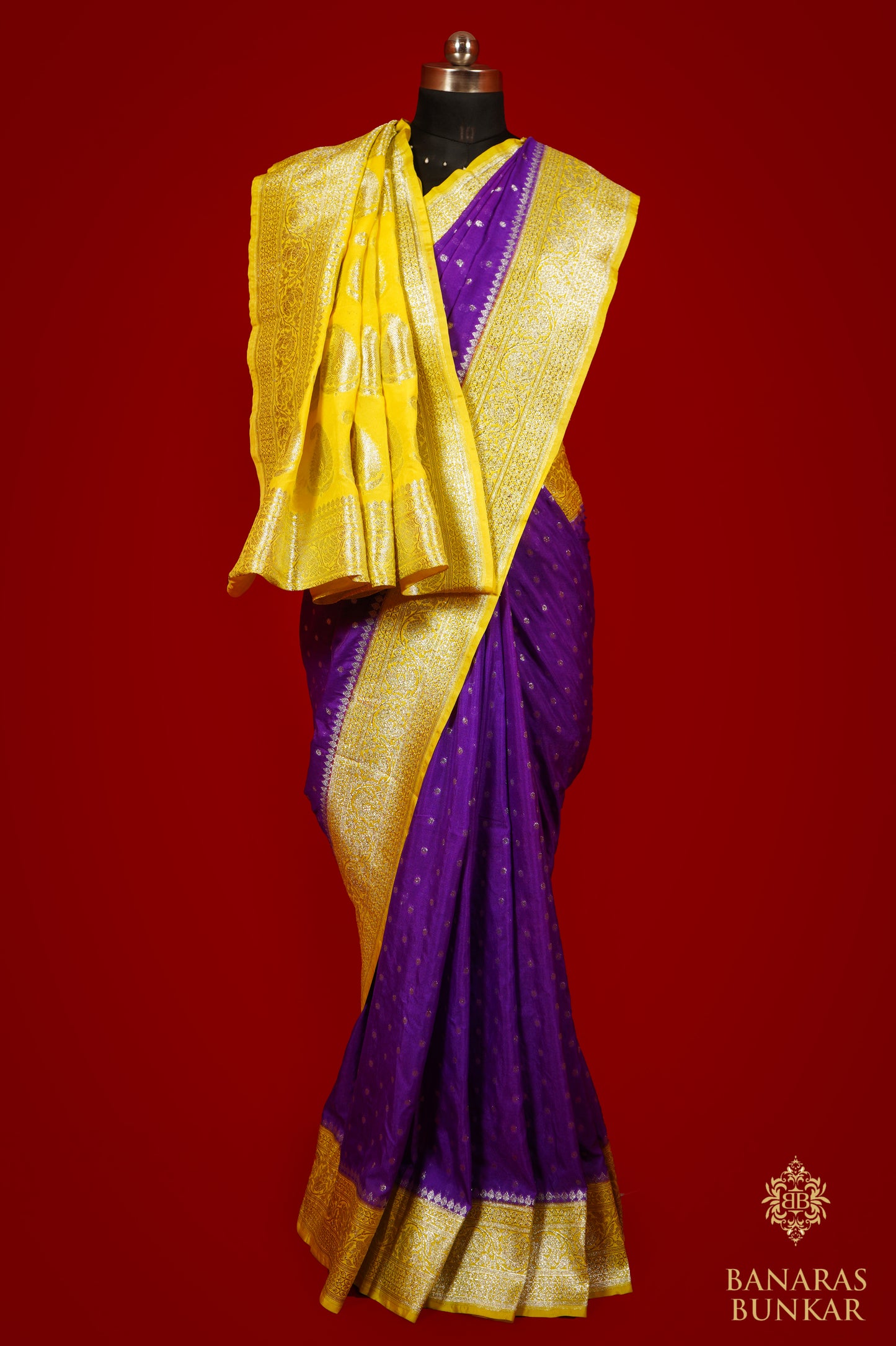 Banarasi semi Georgette Katan silk saree Buti Pattern weaved at silver zari