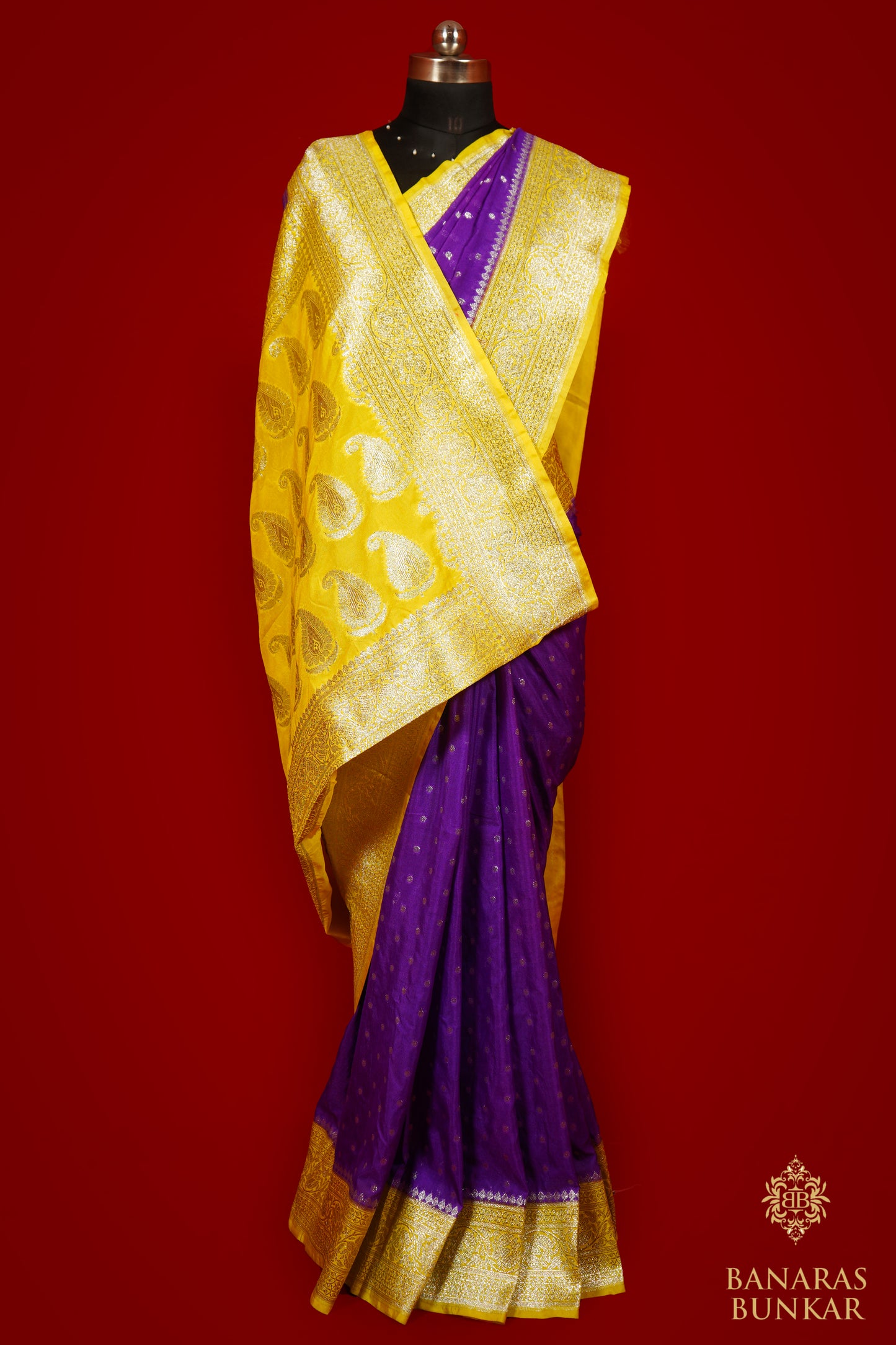 Banarasi semi Georgette Katan silk saree Buti Pattern weaved at silver zari